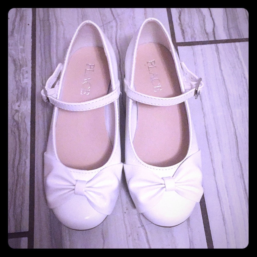 Girls low high heel bow shoes